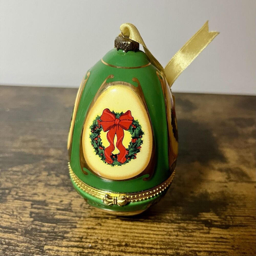 Mr. Christmas Green Egg Musical Ornament Christmas Wreath Battery Operated